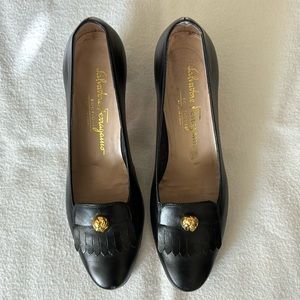 Vintage Salvatore Ferragamo mid heeled (2 inch)  kilty pump.